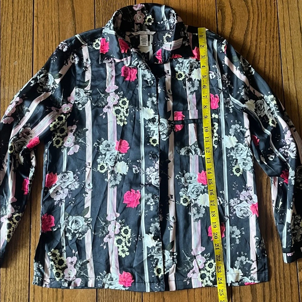 Victoria Secret Floral Patterned  Button Pj Shirt - Picture 6 of 7